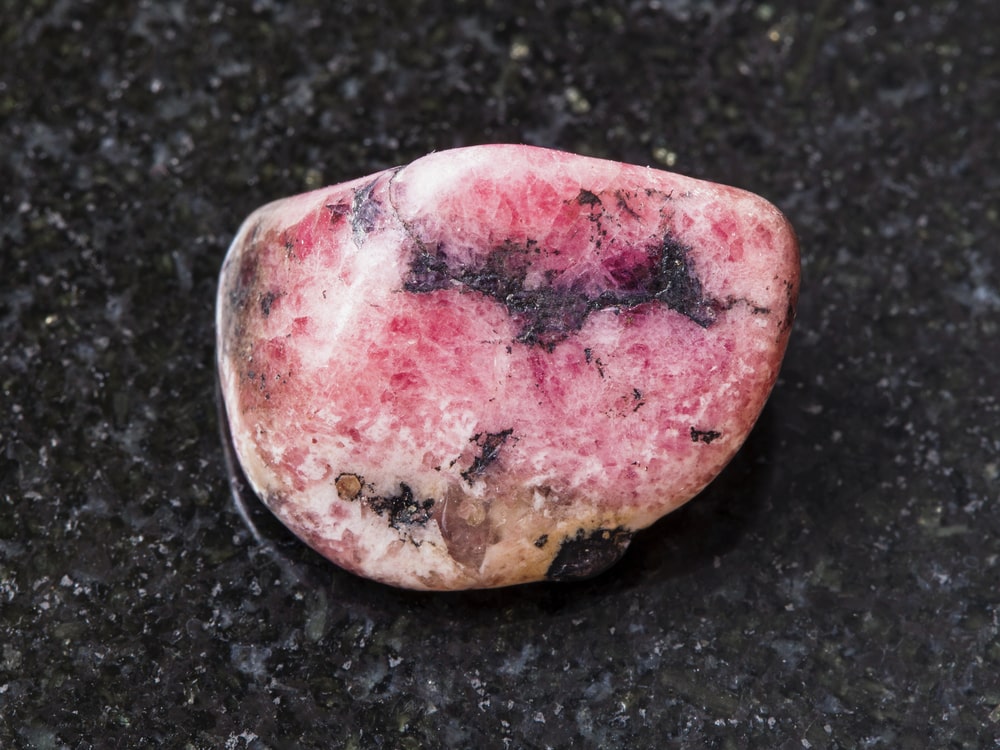 pierre rose, pierre de rhodonite